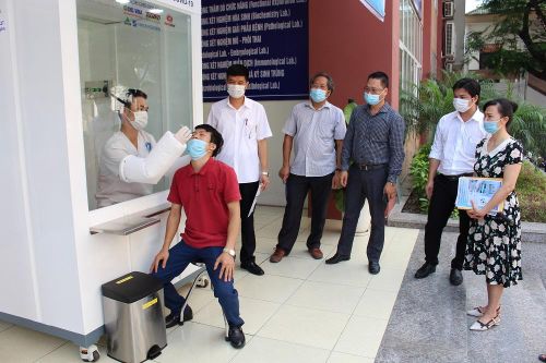 Trường ĐH Y – Dược Thái Nguyên tiếp nhận buồng áp lực dương phòng Covid-19