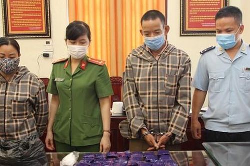 Cô giáo mầm non và đồng bọn vận chuyển 5.600 viên ma túy tổng hợp