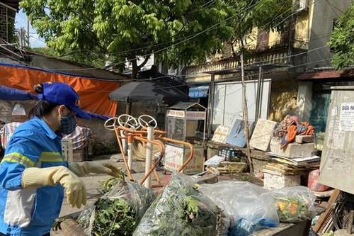 Doanh nghiệp nợ lương, công nhân vệ sinh chật vật kiếm sống
