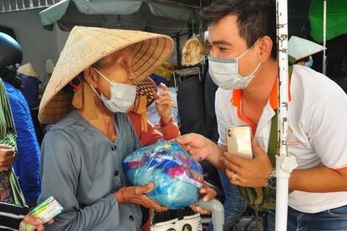 'Chợ 0 đồng' lan tỏa nghĩa tình trong mùa dịch COVID-19