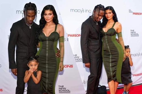 Kylie Jenner diện váy gần 500 triệu đồng khoe sắc bên con gái và tình cũ trên thảm đỏ