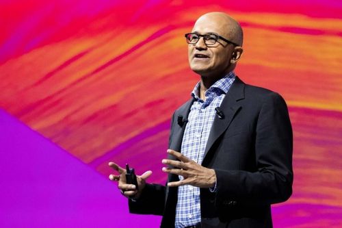 Satya Nadella trở thành CEO kiêm Chủ tịch hội đồng quản trị Microsoft