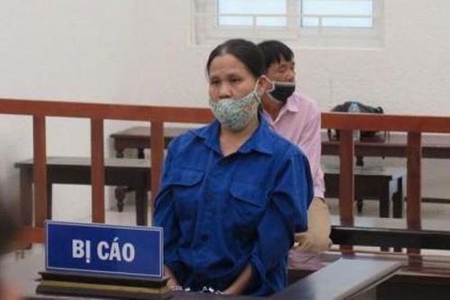 Bị phản bội người phụ nữ u50 đổ thuốc sâu xuống giếng hạ độc chồng và nhân tình