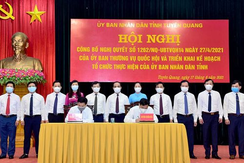 Triển khai điều chỉnh địa giới hành chính cấp huyện, cấp xã và thành lập các thị trấn