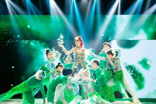 Á hậu Kiều Loan hóa 'mẹ thiên nhiên' trong tập 1 'The Heroes'