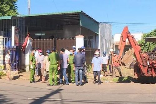 Con trai tâm thần sát hại mẹ ruột thương tâm