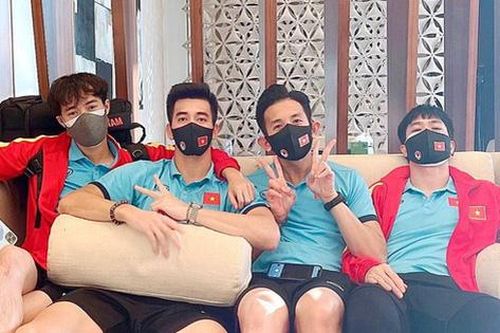 Việc đầu tiên của các học trò HLV Park Hang-seo khi đặt chân về tới Việt Nam