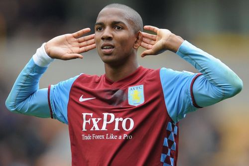 Ashley Young trở lại Premier League