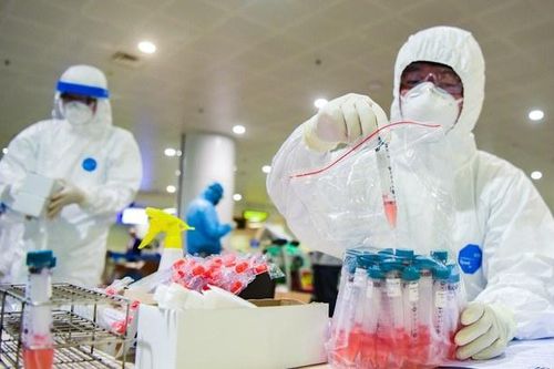 11 người ở Nghệ An nghi mắc Covid-19, một trường hợp là nhân viên y tế