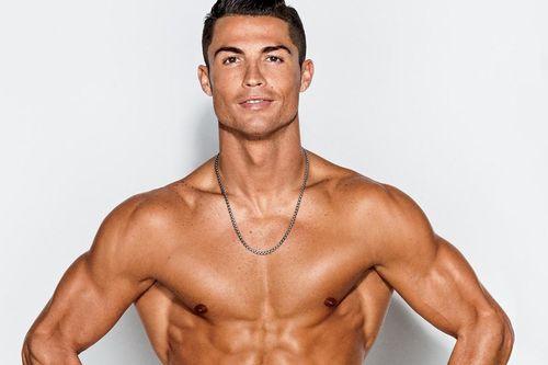 Ronaldo ăn uống và tập luyện thế nào ở tuổi 36?