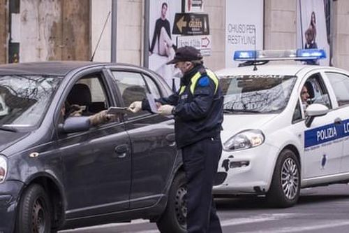 Italy: Triệt phá đường dây rửa tiền lớn