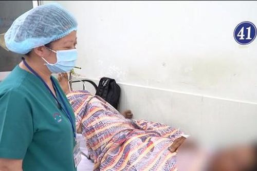 Đa chấn thương, nguy kịch sau cú va chạm với ô tô