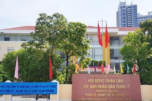 Cán bộ mắc COVID-19, UBND quận 7 dừng bộ phận một cửa