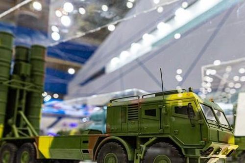 Ukraine ra mắt hệ thống phòng không SD-300 có thể đánh chặn tên lửa đạn đạo