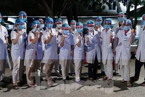 Nghệ An huy động cán bộ y tế tham gia Bệnh viện dã chiến