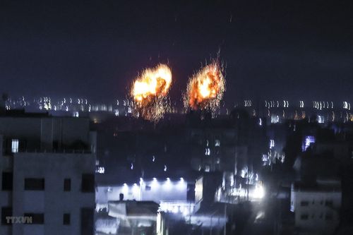 Máy bay chiến đấu Israel không kích các cơ sở quân sự ở Dải Gaza
