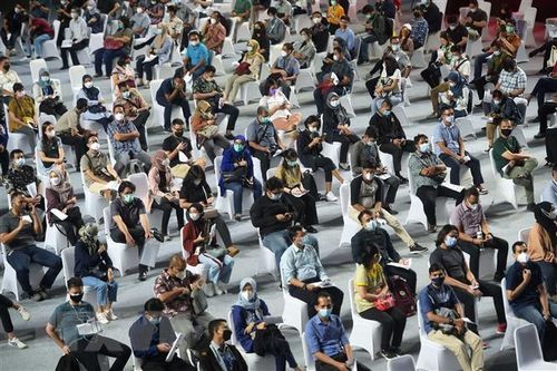 COVID-19: Indonesia hoãn một ngày lễ, Thái Lan phân vùng nới lỏng