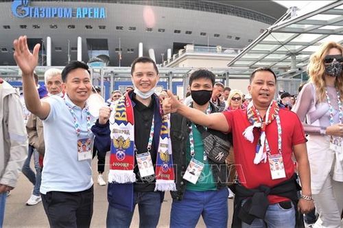 Hành trình 'săn vé' EURO 2020 của người Việt tại Nga