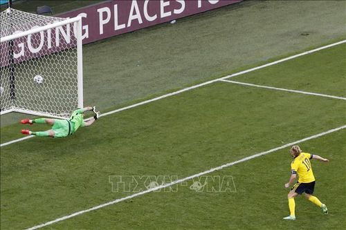 Thụy Điển lấy 3 điểm trước Slovakia nhờ bàn thắng từ penalty