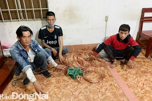 Bắt giữ 3 đối tượng trộm dây cáp điện trên đường cao tốc