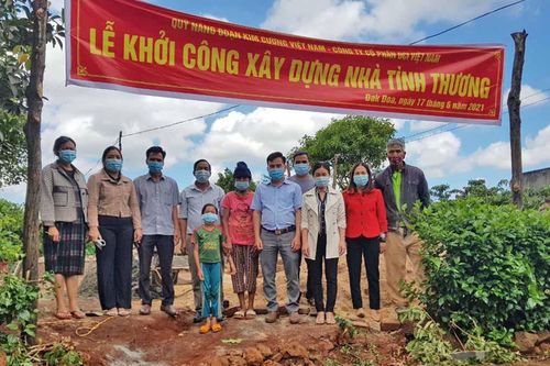 Khởi công xây nhà tình thương cho hộ nghèo