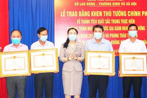 4 tập thể, cá nhân được Thủ tướng Chính phủ tặng bằng khen