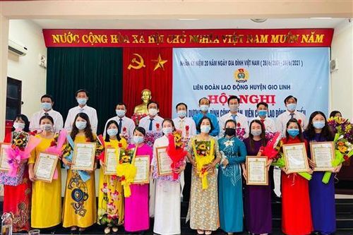 Gio Linh: Biểu dương 30 gia đình CNVCLĐ tiêu biểu giai đoạn 2016 - 2020