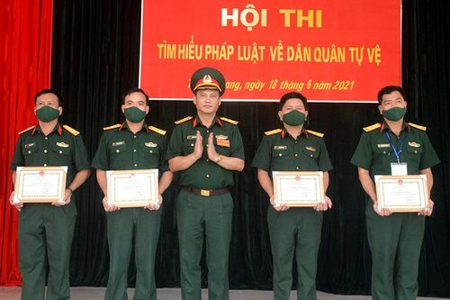 Hội thi tìm hiểu pháp luật về Dân quân tự vệ thành công tốt đẹp