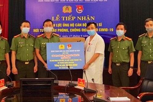 Cục Công nghiệp An ninh ủng hộ các y, bác sĩ BV Dã chiến số 2 Bắc Giang