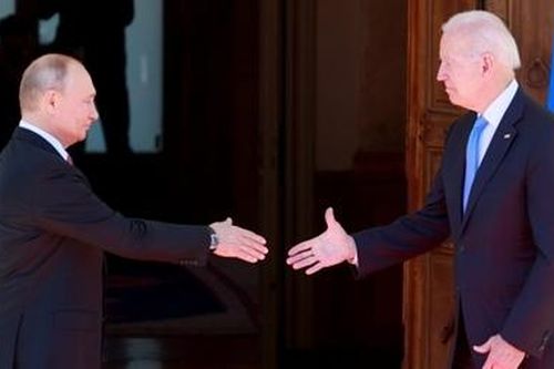 Trở về Nga, ông Putin khen Tổng thống Biden chuyên nghiệp