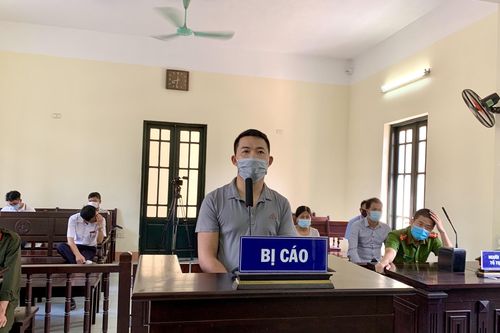 Phạt 2 năm tù gã đàn ông say xỉn đấm công an tại chốt kiểm dịch