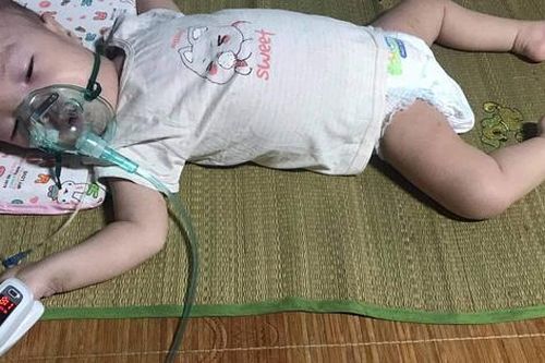 Nỗi lo chồng chất của người phụ nữ nghèo khi con bại não, chồng lại không may bị tai nạn giao thông