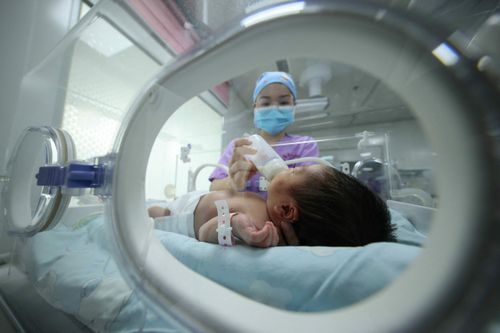 Trung Quốc cân nhắc xóa bỏ mọi hạn chế sinh con vào năm 2025