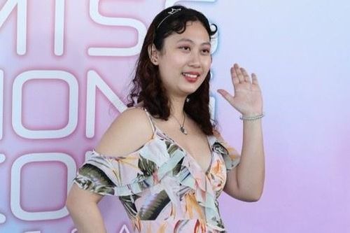 Thí sinh Hoa hậu Hong Kong bị chê bai nhan sắc