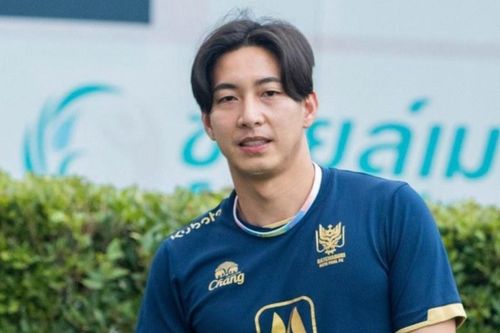 Ca sĩ nổi tiếng Thái Lan sắp được đá AFC Champions League