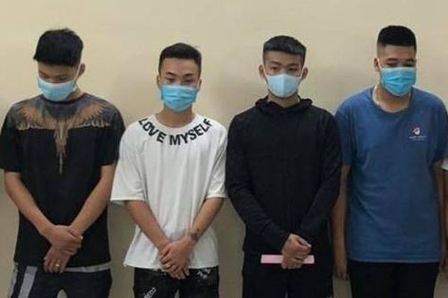 10 người ném gạch, đá vào trụ sở cảnh sát cơ động