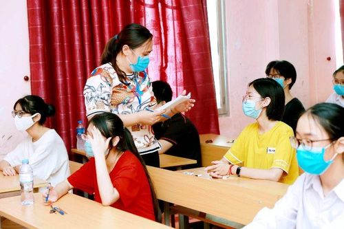 Vĩnh Phúc: Hướng dẫn giải đề thi môn Toán vào lớp 10