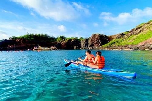 Trải nghiệm thú vị khi chèo SUP ở Hòn Tranh