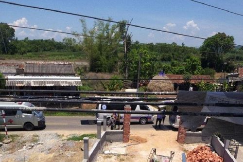 Bị phóng điện từ đường dây cao áp, 3 người bỏng nặng