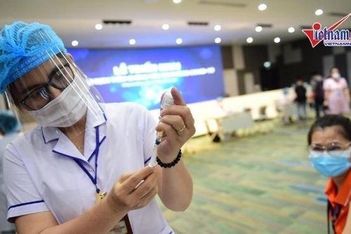Hình ảnh đầu tiên chiến dịch tiêm chủng lớn nhất lịch sử ở TP. HCM