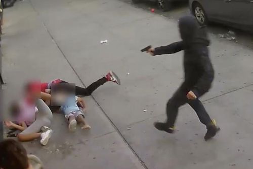 'Hơn cả kinh hoàng': Cảnh sát công bố clip ghi lại vụ xả súng, truy sát rợn người ở New York