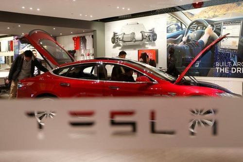 Tesla tiếp bước Subaru khi sử dụng camera trong hệ thống tự lái