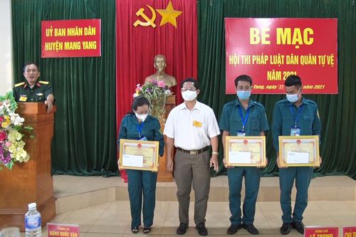 Mang Yang: 28 thí sinh tham gia Hội thi pháp luật về dân quân tự vệ