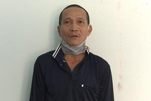 Bắt gã cha dượng giao cấu với con riêng của vợ đến có thai