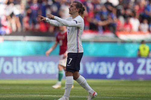Antoine Griezmann ghi bàn, Pháp hòa Hungary