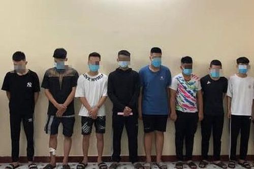 Nhóm 'choai choai' rủ nhau đi ném đá vào trụ sở công an tỉnh