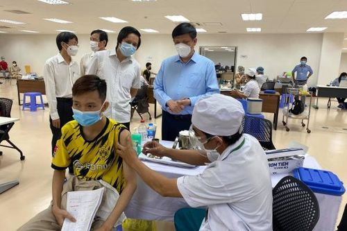 Bộ Y tế huy động tổng lực hỗ trợ TP.HCM thực hiện chiến dịch tiêm chủng vắc xin