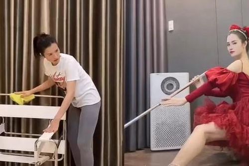 Đông Nhi bắt trend 'nội trợ chanh xả', váy đầm xúng xính chỉ để dọn nhà vệ sinh