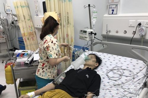 Nam sinh nguy kịch sau khi uống thuốc diệt cỏ