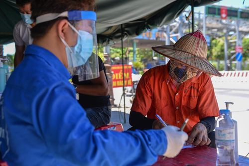 Chốt chặn kiểm soát người ra, vào TP Vinh